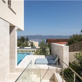 4-Bedroom Luxury Villa with Heated Pool, Ciovo near Trogir – Sleeps 8